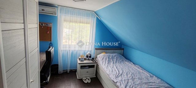 Eladó családi ház, Siklóson 96.5 M Ft, 5 szobás