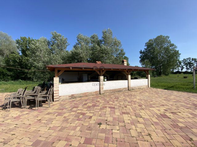 Eladó üzlethelyiség, Jászalsószentgyörgyon 350 M Ft