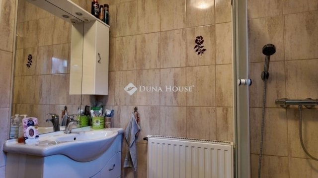 Eladó családi ház, Gyálon 129.99 M Ft, 6 szobás