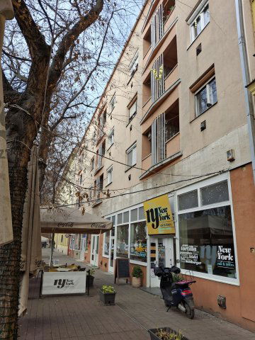 Eladó téglalakás, Szolnokon, Kossuth téren 36.9 M Ft, 2 szobás