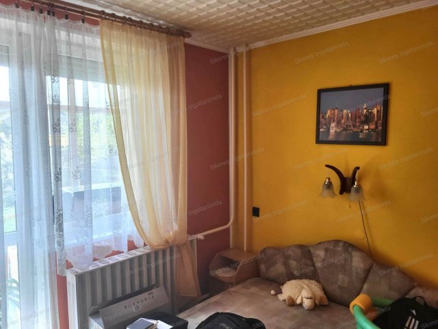 Eladó családi ház, Móron 97 M Ft, 4 szobás