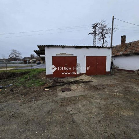 Eladó családi ház, Kiskőrösön 83 M Ft, 2 szobás