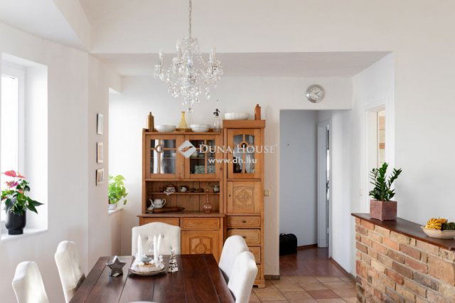 Eladó téglalakás, Mohácson 79.9 M Ft, 4 szobás