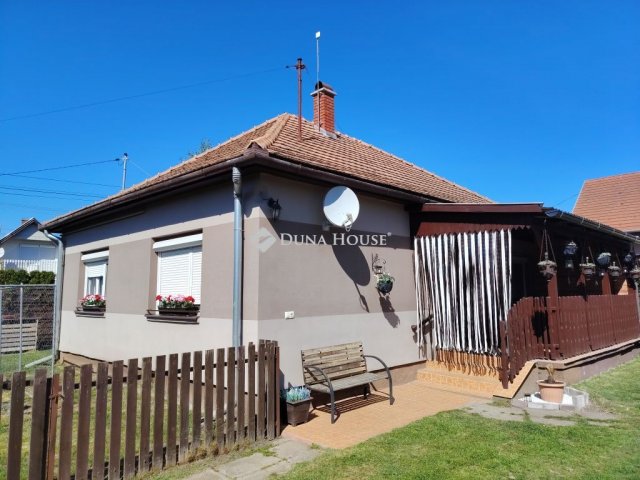 Eladó családi ház, Balatonkeresztúron 89 M Ft, 3 szobás