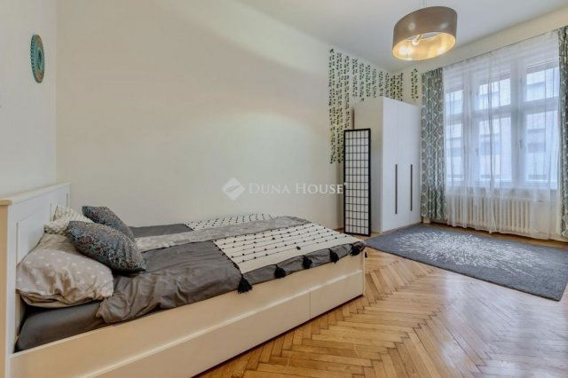 Eladó téglalakás, Budapesten, V. kerületben 75 M Ft, 1 szobás