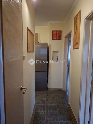 Eladó panellakás, Szegeden 53.9 M Ft, 2 szobás