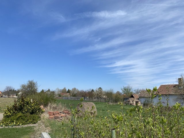 Eladó telek, Komáromban, Akácfa utcában 24.9 M Ft