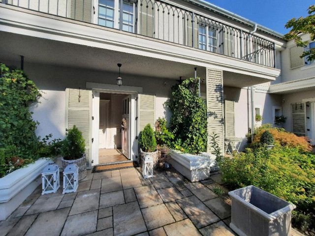 Eladó családi ház, Siófokon 549 M Ft, 9 szobás