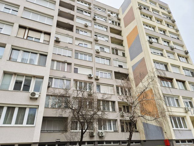 Eladó panellakás, Budapesten, XXII. kerületben, Leányka utcában