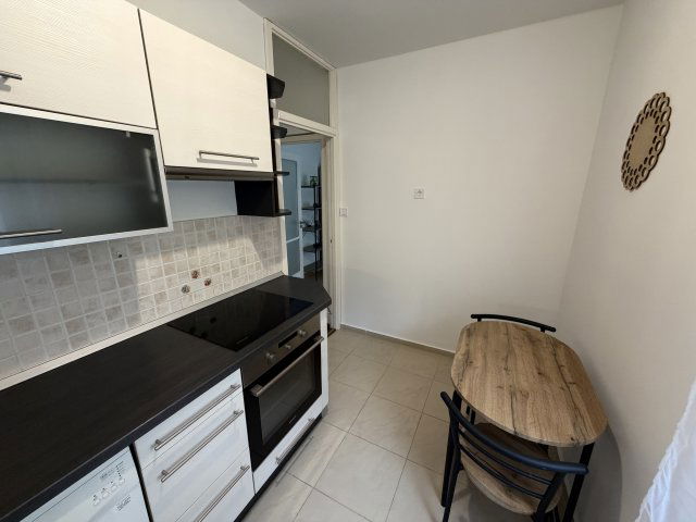 Eladó panellakás, Pécsett 47.6 M Ft, 2 szobás