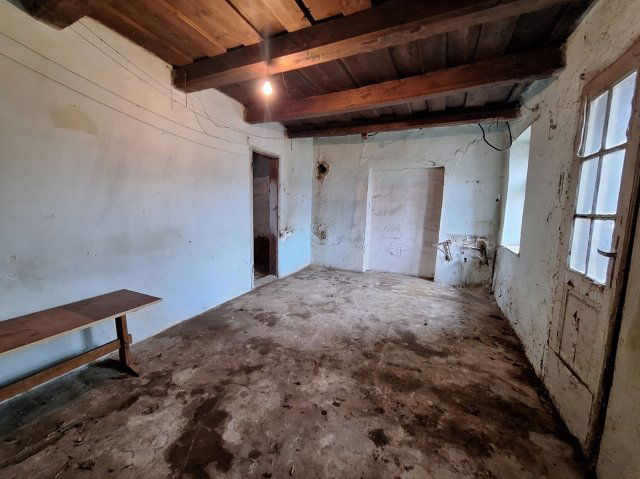 Eladó családi ház, Zalaszentgróton 8.5 M Ft, 2 szobás