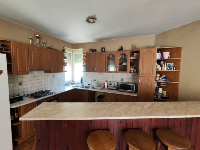 Eladó családi ház, Bogádon 104.5 M Ft, 4 szobás