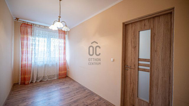 Eladó téglalakás, Szekszárdon 35.5 M Ft, 2 szobás