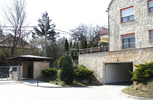 Eladó téglalakás, Budapesten, III. kerületben 150 M Ft, 3 szobás