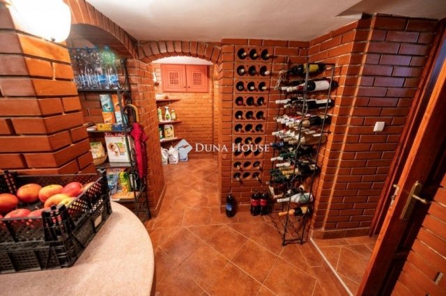 Eladó családi ház, Budakeszin 150 M Ft, 4 szobás