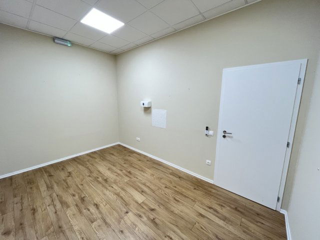 Kiadó üzlethelyiség, Kaposváron, Dózsa György utcában