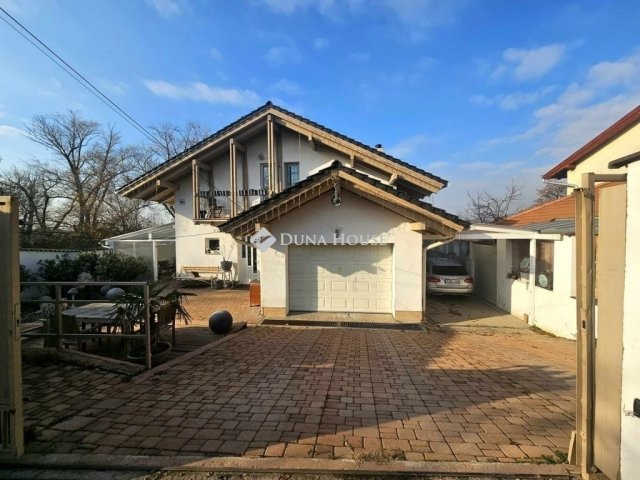 Eladó családi ház, Taksonyon 290 M Ft, 6 szobás