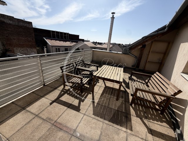 Eladó téglalakás, Pécsett, Könyök utcában 84.9 M Ft, 3 szobás