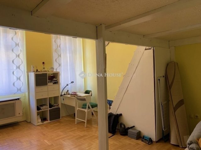 Eladó téglalakás, Budapesten, VIII. kerületben 51 M Ft, 1 szobás