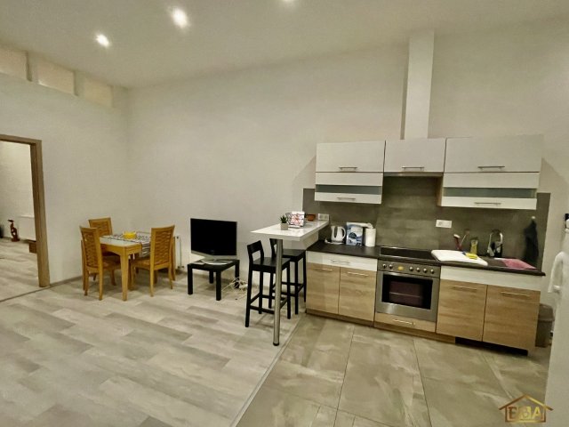 Kiadó téglalakás, albérlet, VIII. kerületben, Baross utcában