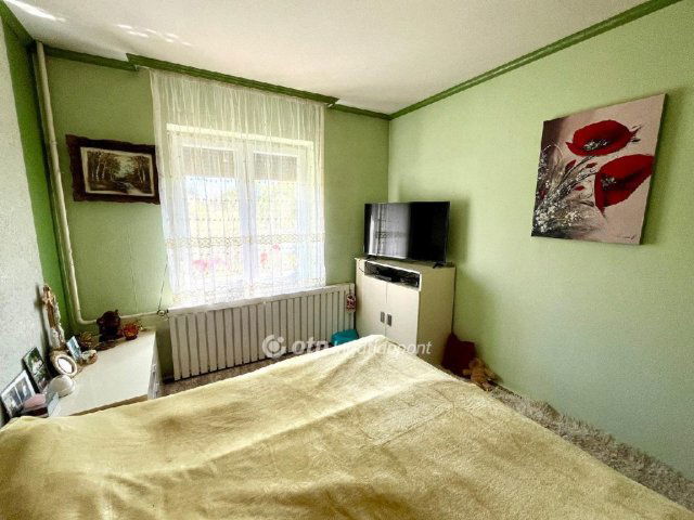 Eladó családi ház, Kiskunlacházán 69.9 M Ft, 2 szobás