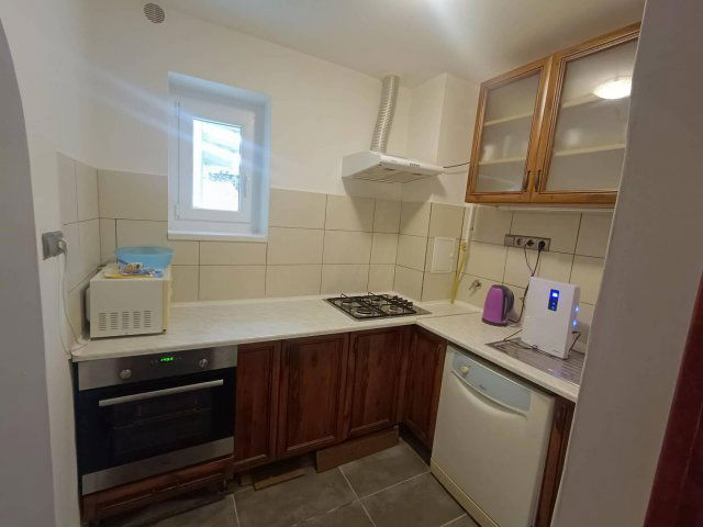 Kiadó téglalakás, albérlet, Pécsett 165 E Ft / hó, 1 szobás