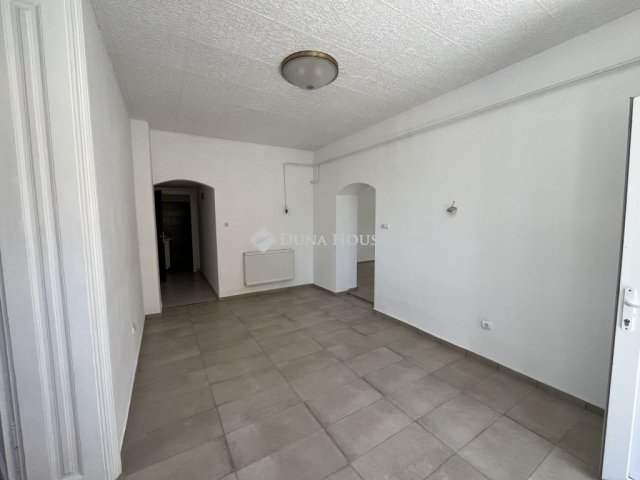 Eladó családi ház, Lőrinciben 49 M Ft, 3 szobás