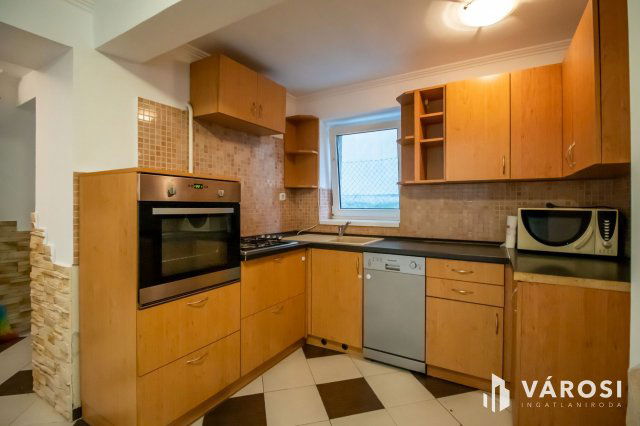Eladó téglalakás, Székesfehérvárott 49.5 M Ft, 3 szobás