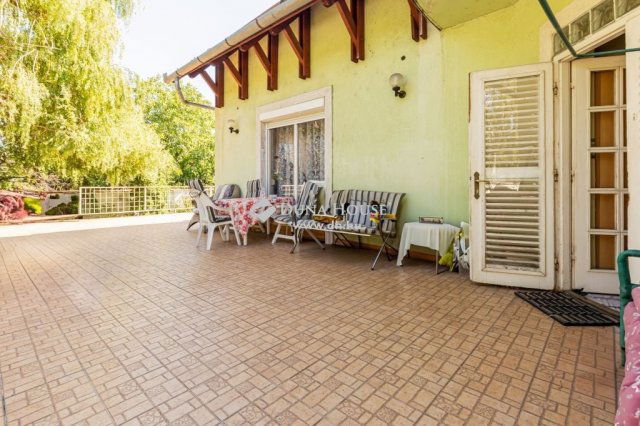 Eladó családi ház, Budapesten, XVI. kerületben 360 M Ft