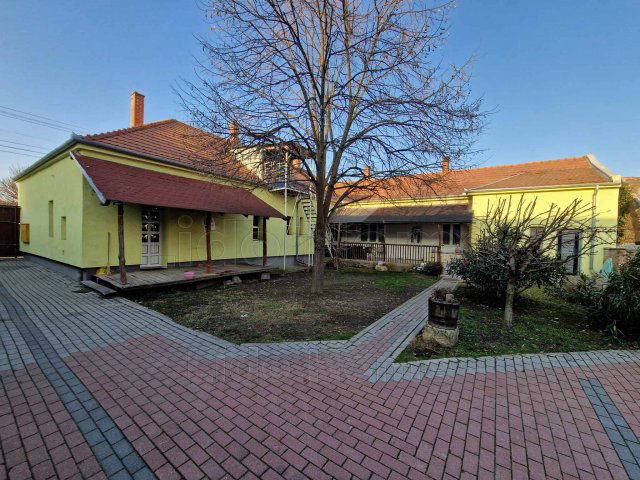 Eladó családi ház, Ercsiben 79.9 M Ft / költözzbe.hu