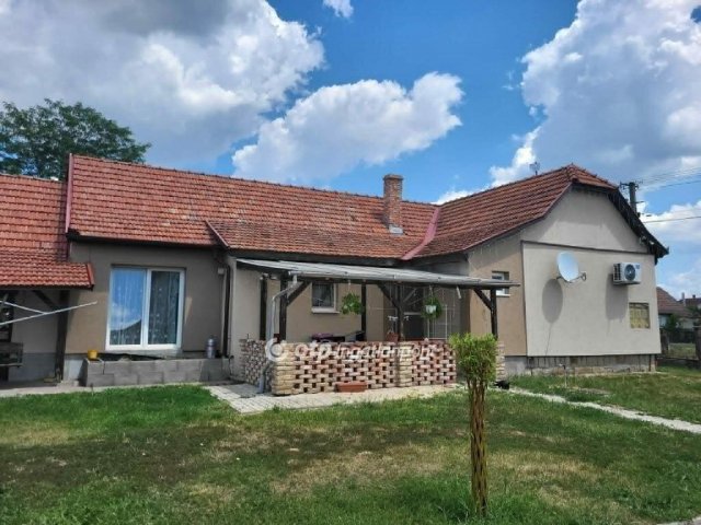 Eladó családi ház, Alattyánban 26.9 M Ft, 3 szobás