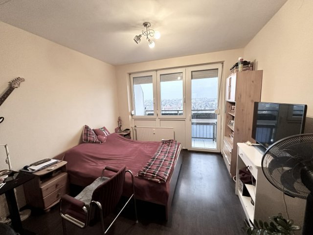 Eladó panellakás, Debrecenben, István úton 74 M Ft, 4 szobás