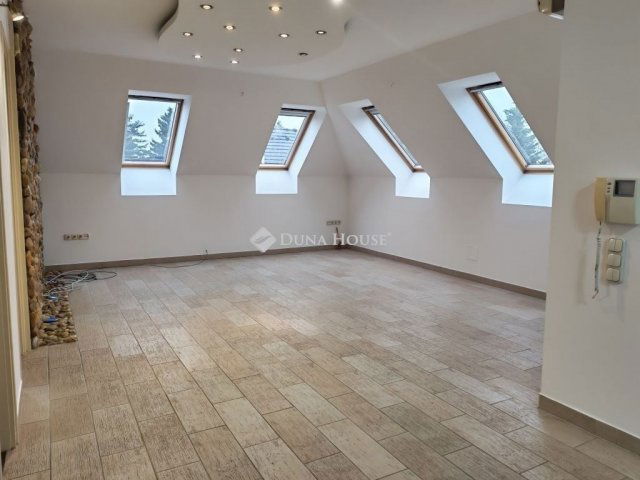 Eladó családi ház, Gödöllőn 134 M Ft, 4+2 szobás