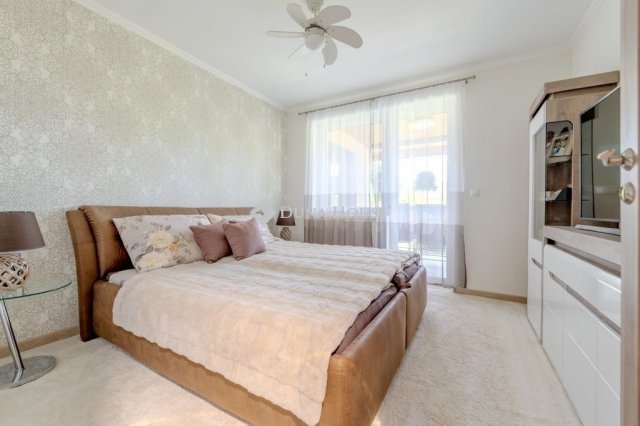 Eladó családi ház, Üllőn 299 M Ft, 6 szobás