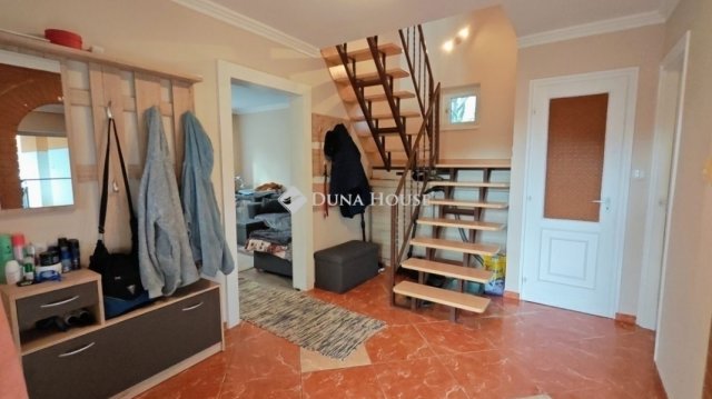 Eladó családi ház, Kecskeméten 99 M Ft, 5 szobás