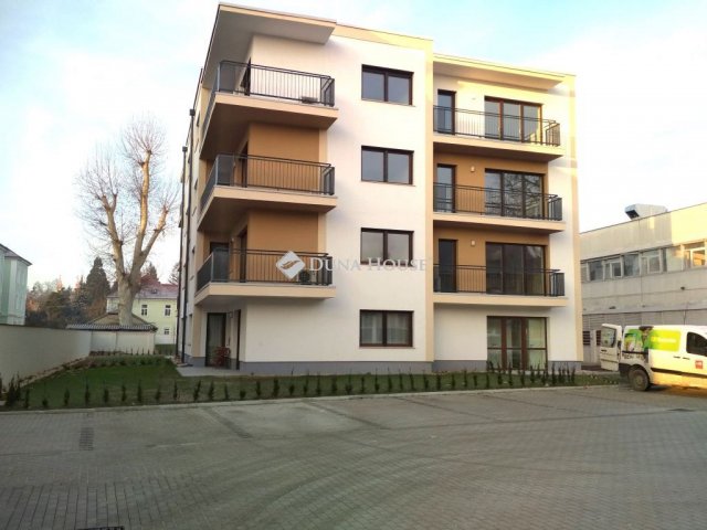 Kiadó téglalakás, albérlet, Szombathelyen 200 E Ft / hó