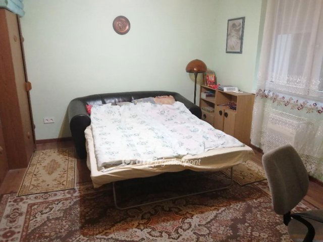 Eladó családi ház, Szigetszentmiklóson 170 M Ft, 8 szobás