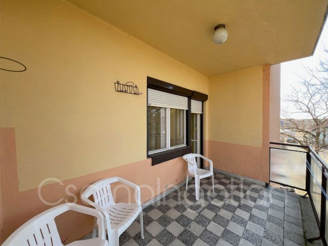 Eladó téglalakás, Csornán 39.5 M Ft, 2 szobás