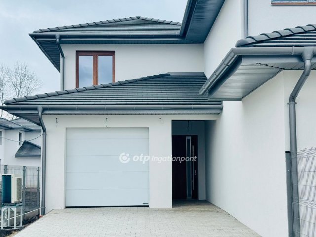 Eladó ikerház, Debrecenben 169 M Ft, 4 szobás