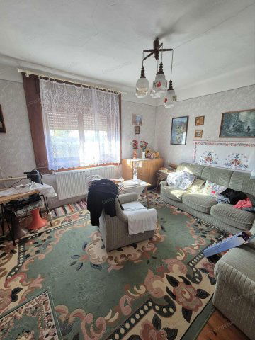 Eladó családi ház, Kőröstetétlenen 21.99 M Ft, 2 szobás