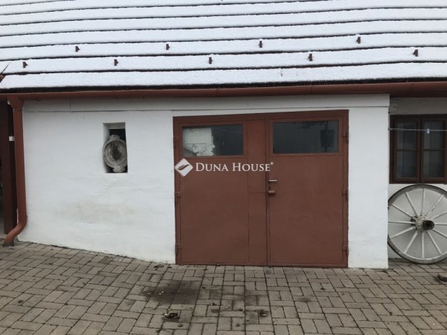 Eladó családi ház, Mohán 89.99 M Ft, 5 szobás