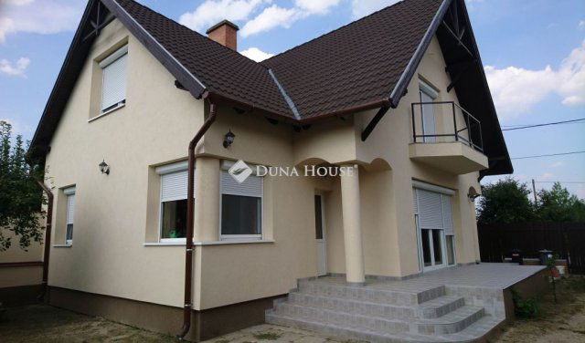 Eladó családi ház, Szegeden 104.591 M Ft, 5 szobás