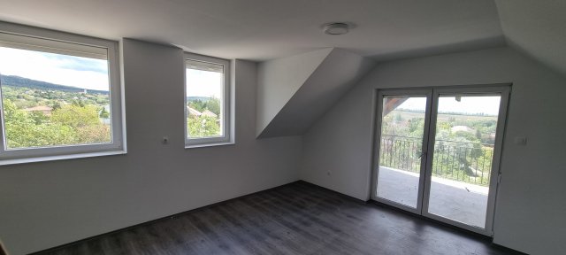 Kiadó téglalakás, albérlet, Telkin 290 E Ft / hó, 2+2 szobás
