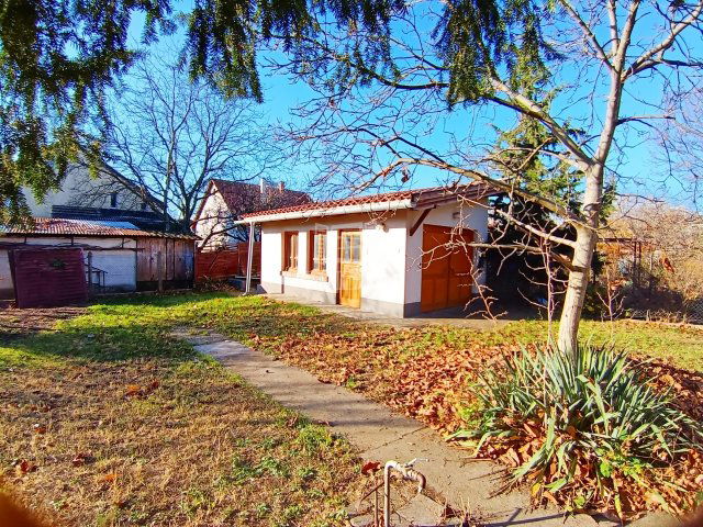 Eladó családi ház, Budapesten, XVII. kerületben 76.9 M Ft