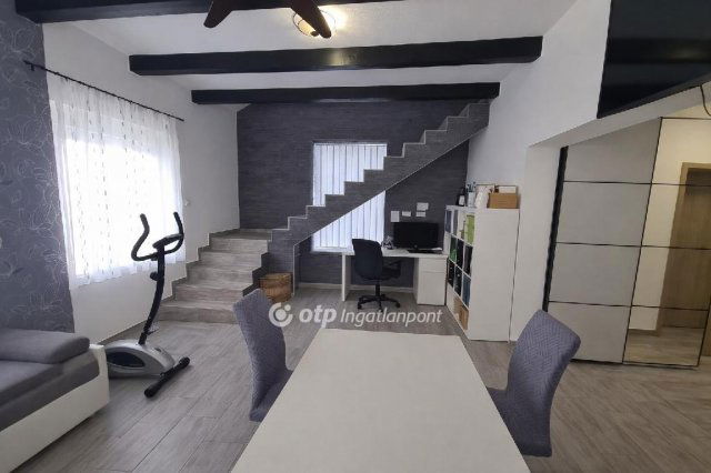 Eladó családi ház, Bugyin 94.9 M Ft, 4 szobás