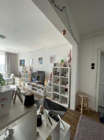 Eladó panellakás, Tatabányán 37.99 M Ft, 3 szobás