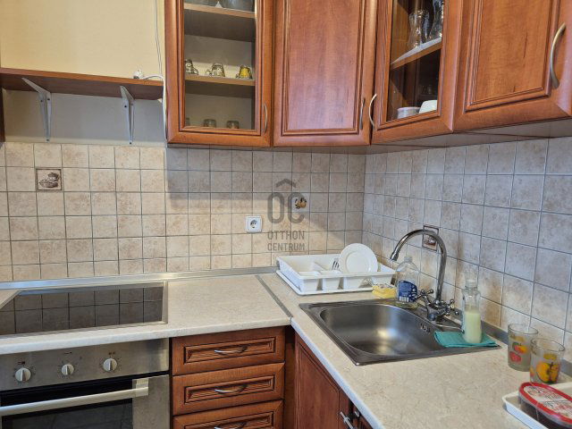 Eladó panellakás, Pécsett, Tildy Zoltán utcában 49.99 M Ft