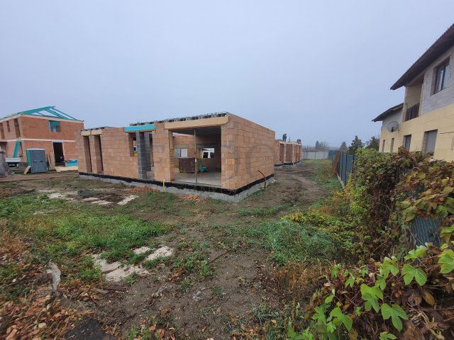 Eladó ikerház, Budapesten, XVIII. kerületben 149.9 M Ft, 5 szobás