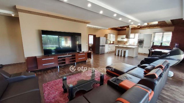 Eladó családi ház, Vecsésen 299 M Ft, 3+1 szobás