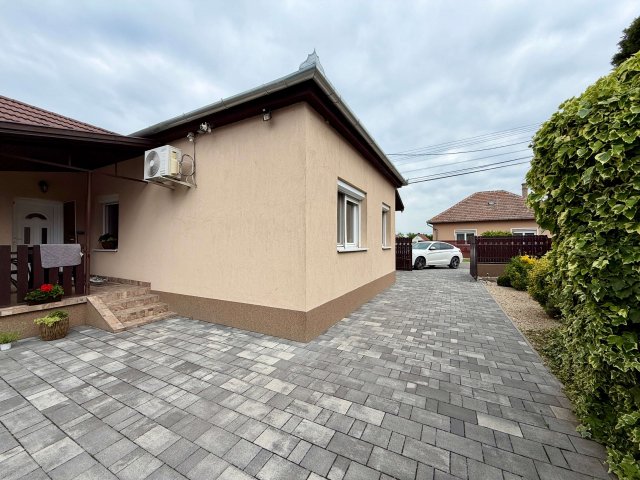 Eladó ipari ingatlan, Törtelen 95 M Ft, 3 szobás